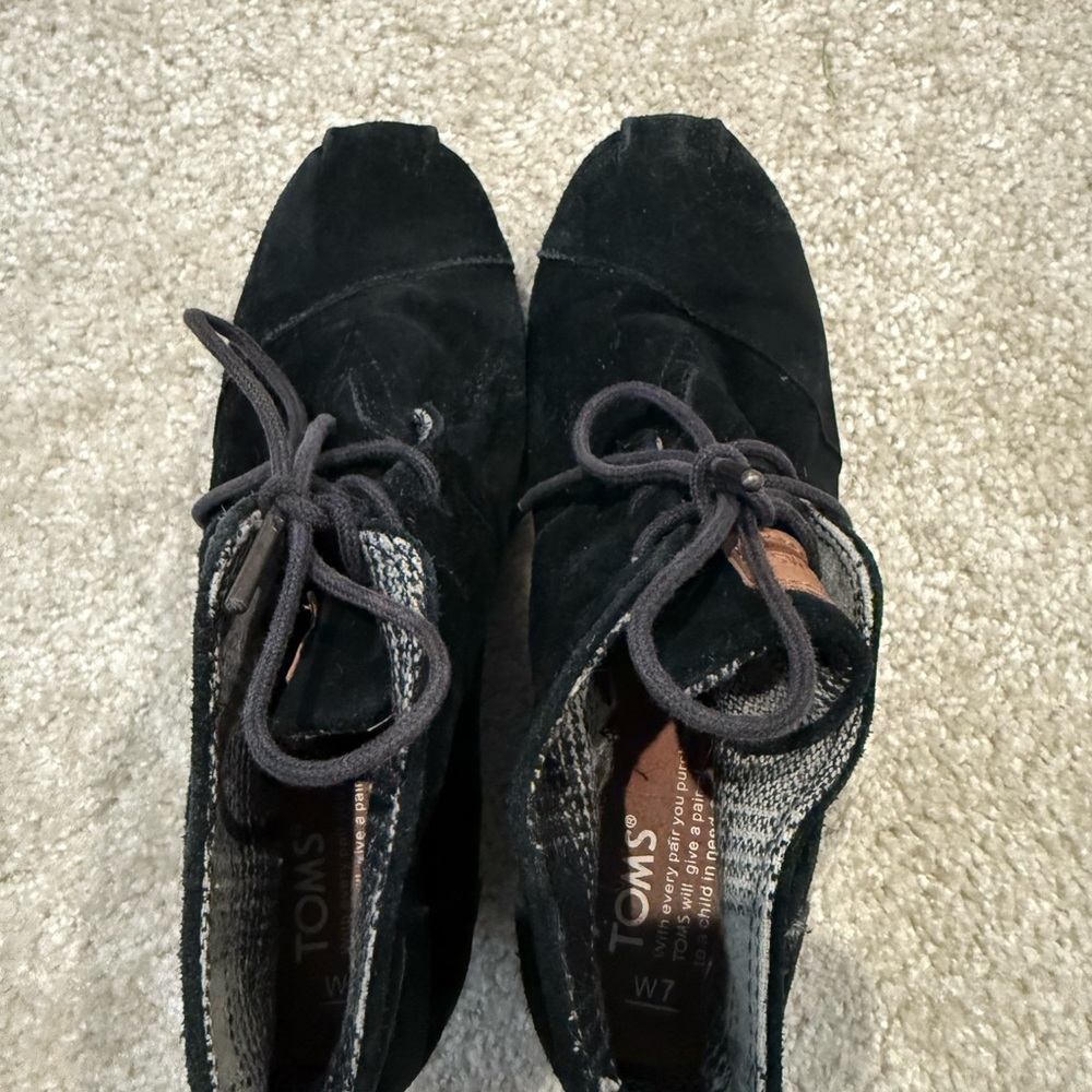 Toms Black Suede wedge boots
